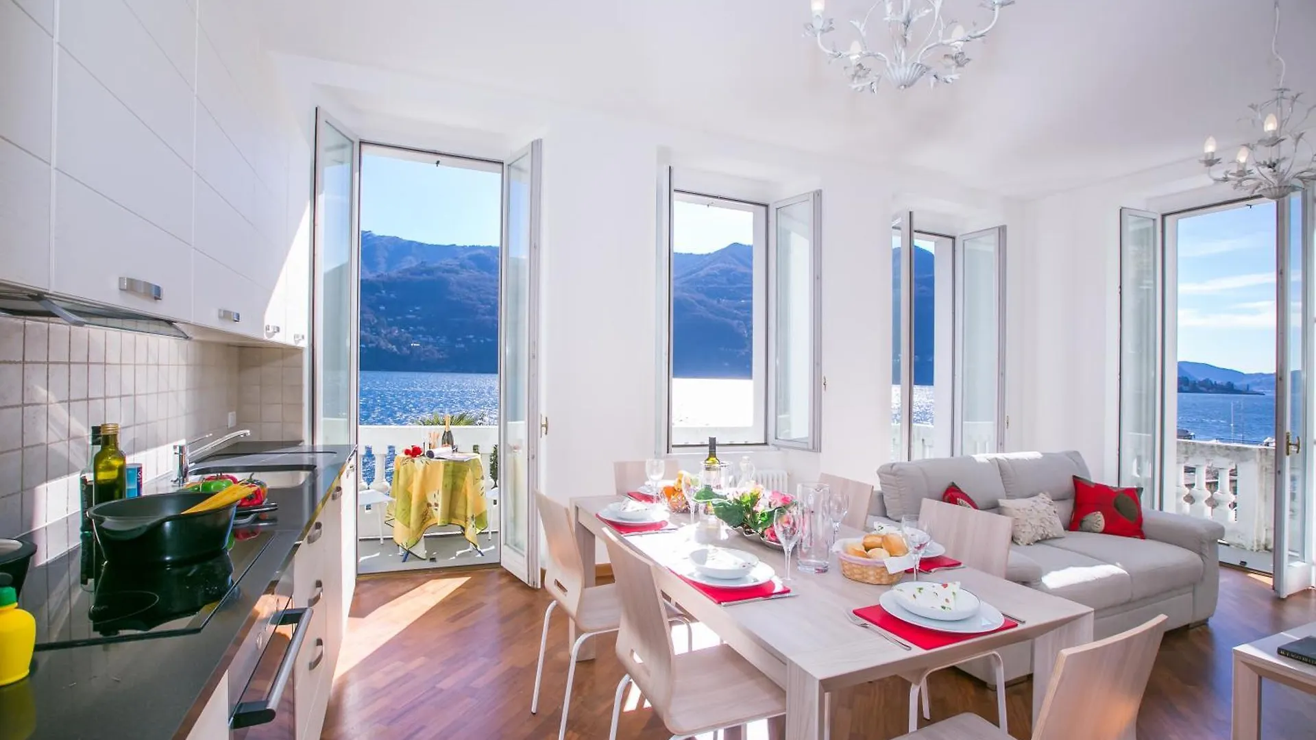 Villa Larius Balcone Carate Urio Italy