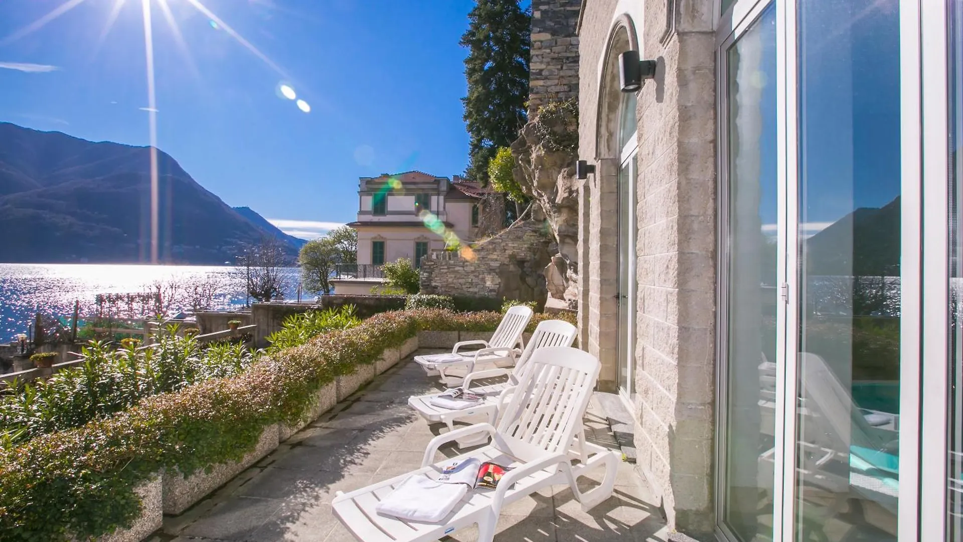 Villa Larius Balcone Carate Urio 0*,  Italy