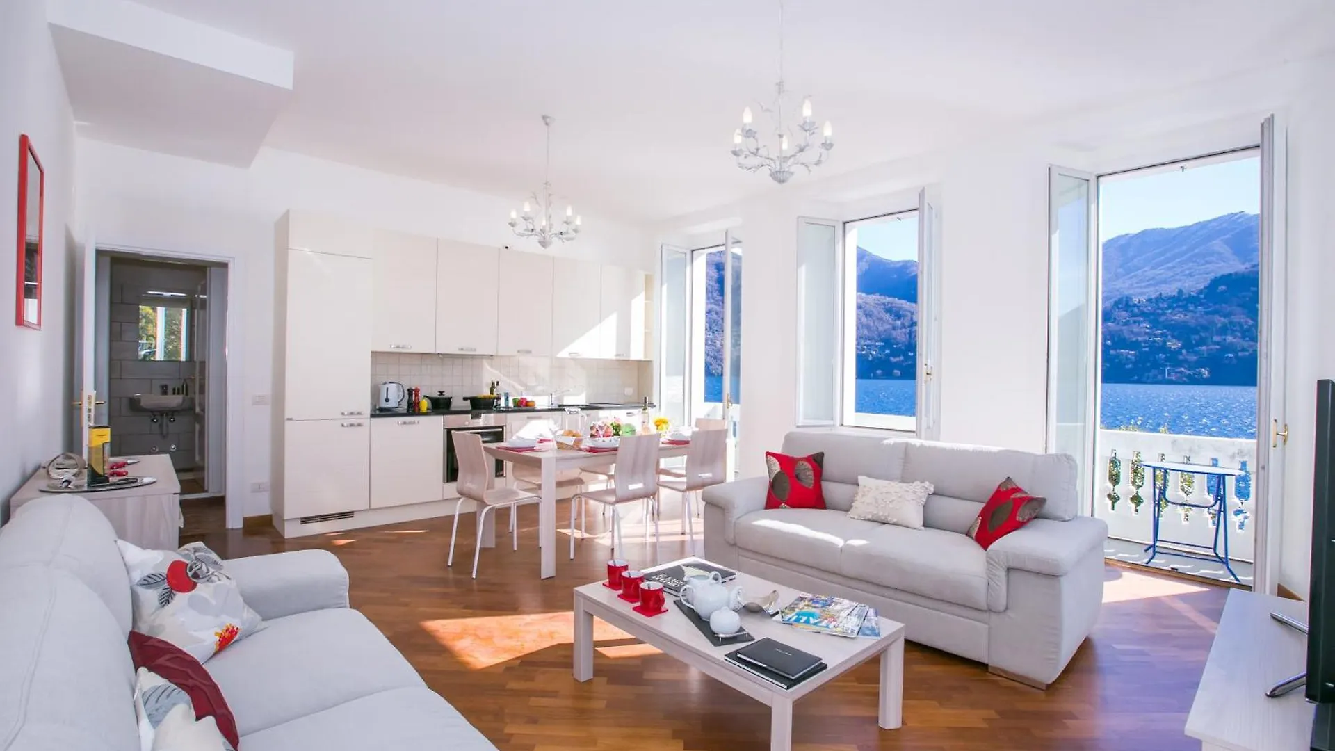 Villa Larius Balcone Carate Urio