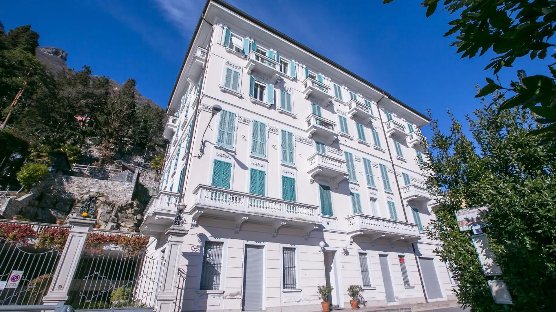 Villa Larius Balcone Carate Urio